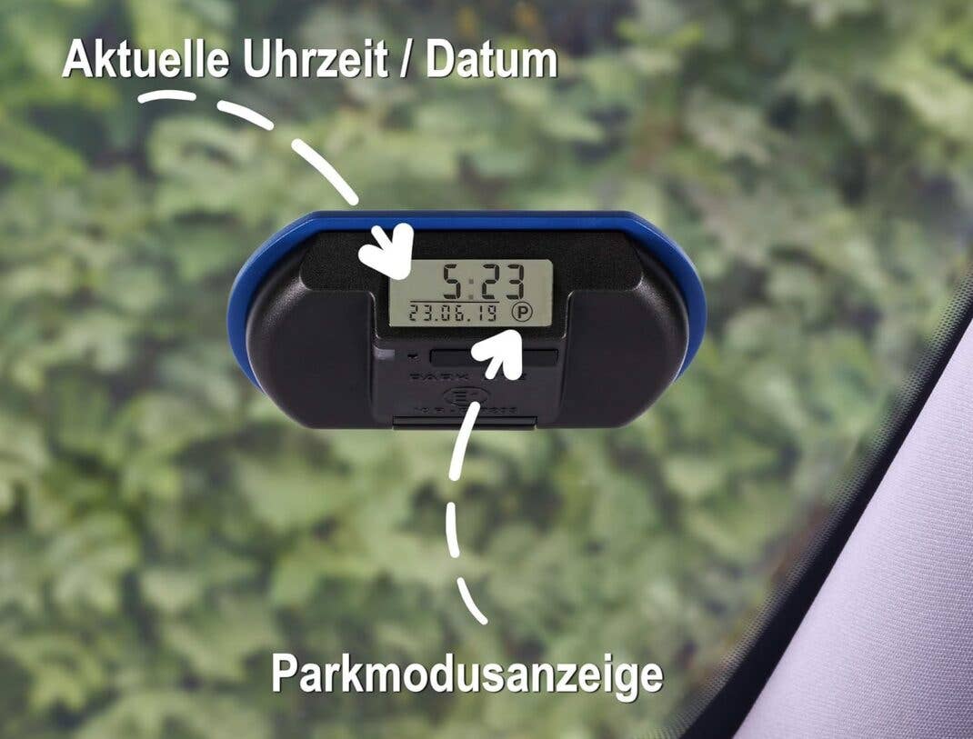 Digitale Parkscheibe von Needit mit Anzeige von innen.