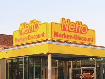 Netto-Geschäfts mit Zoom aufs Logo