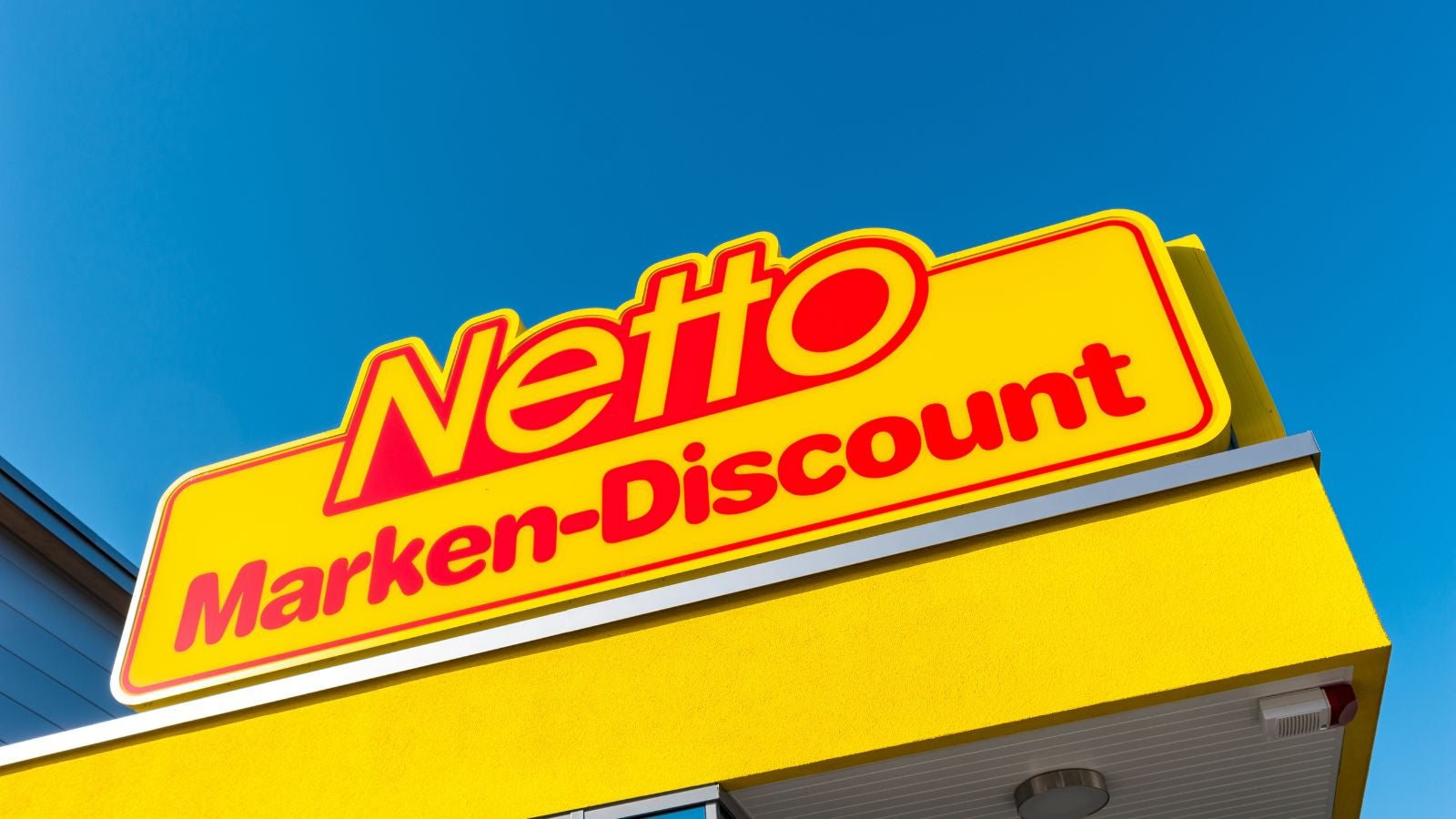 Netto verkauft Balkonkraftwerk für unter 200 Euro: Für wen es sich lohnt & für wen nicht