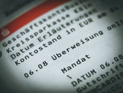 Neue Art der Überweisung: Deshalb geht bei den Deutschen jetzt die Angst um