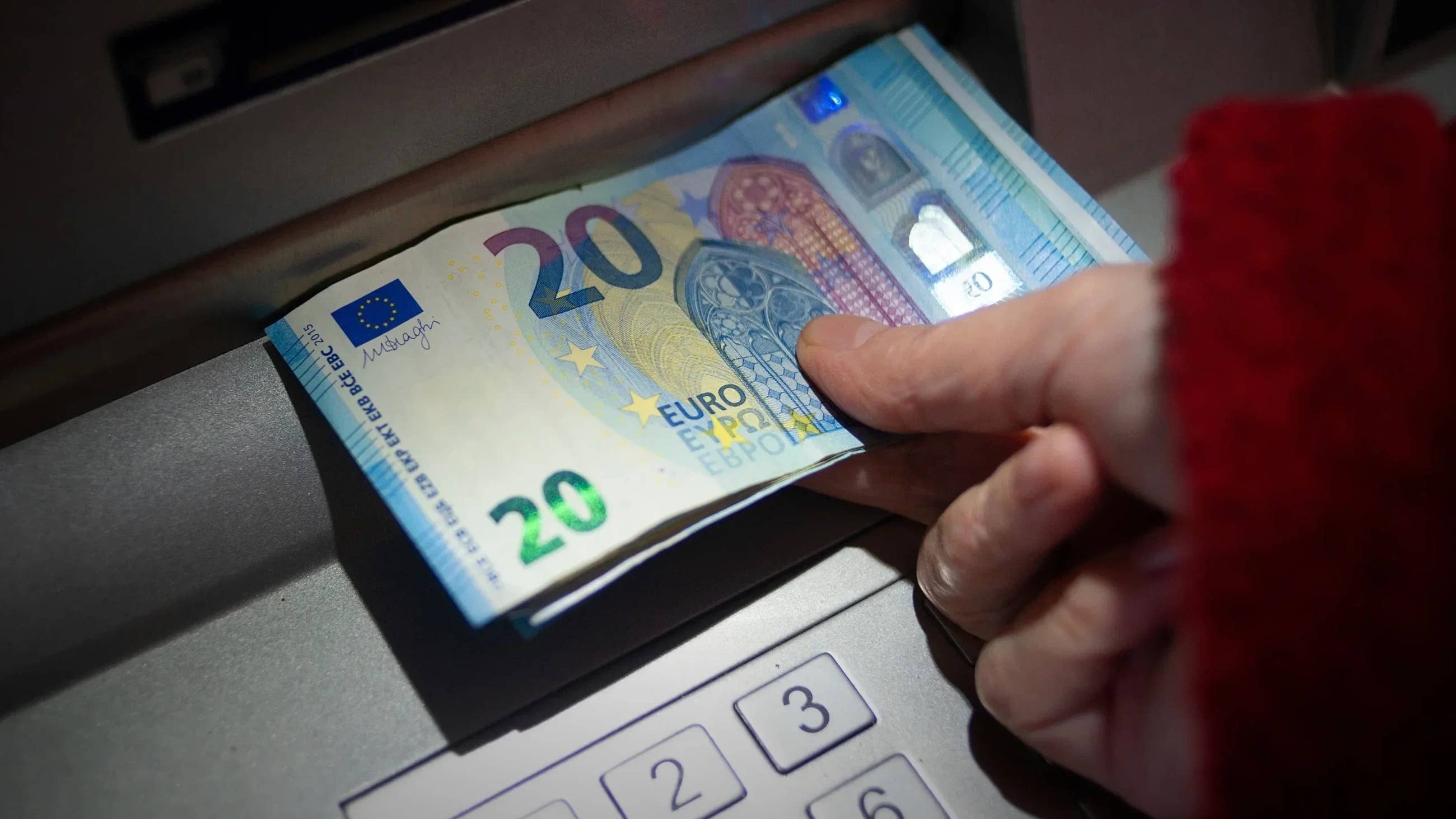 Neue EU-Regel ab 2027: Die Panik ums Bargeld ist riesig