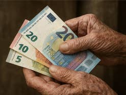 Neues Gesetz für 5 Millionen Rentner: Wer jetzt weniger Rente bekommt