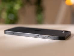 iPhone 16e