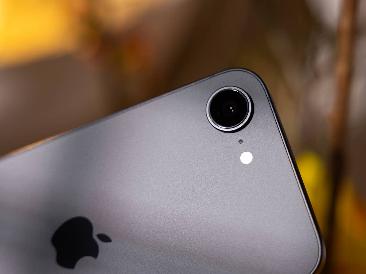 iPhone 16e