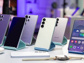 Mehrere Smartphones von Samsung
