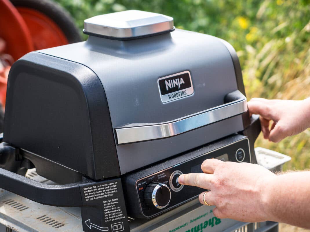 Ninja Woodfire Elektrogrill für draußen