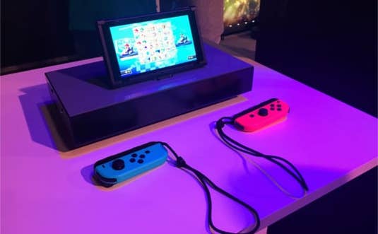 Nintendo Switch Neo Mario Kart 8 Deluxe Berlin