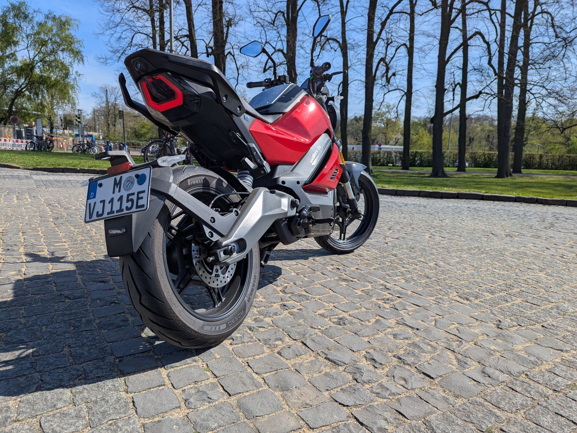 Niu RQi Sport: So leichtfüßig fährt sich das E-Motorrad für den 125er-Schein