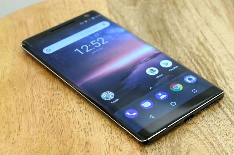 Nokia 8 Sirocco Hands-On