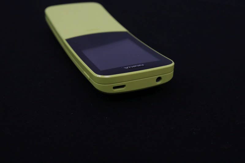 Nokia 8110 4G Hands-On