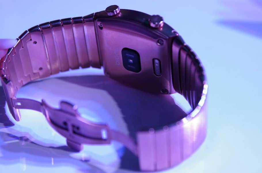 Das Wearable Phone Nubia Alpha