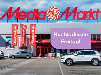 MediaMarkt-Store mit Parkplatz davor. Dazu der Hinweis, dass bis Freitag Angebote laufen.