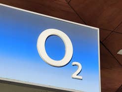 Das O2-Logo an einem Leuchtelement