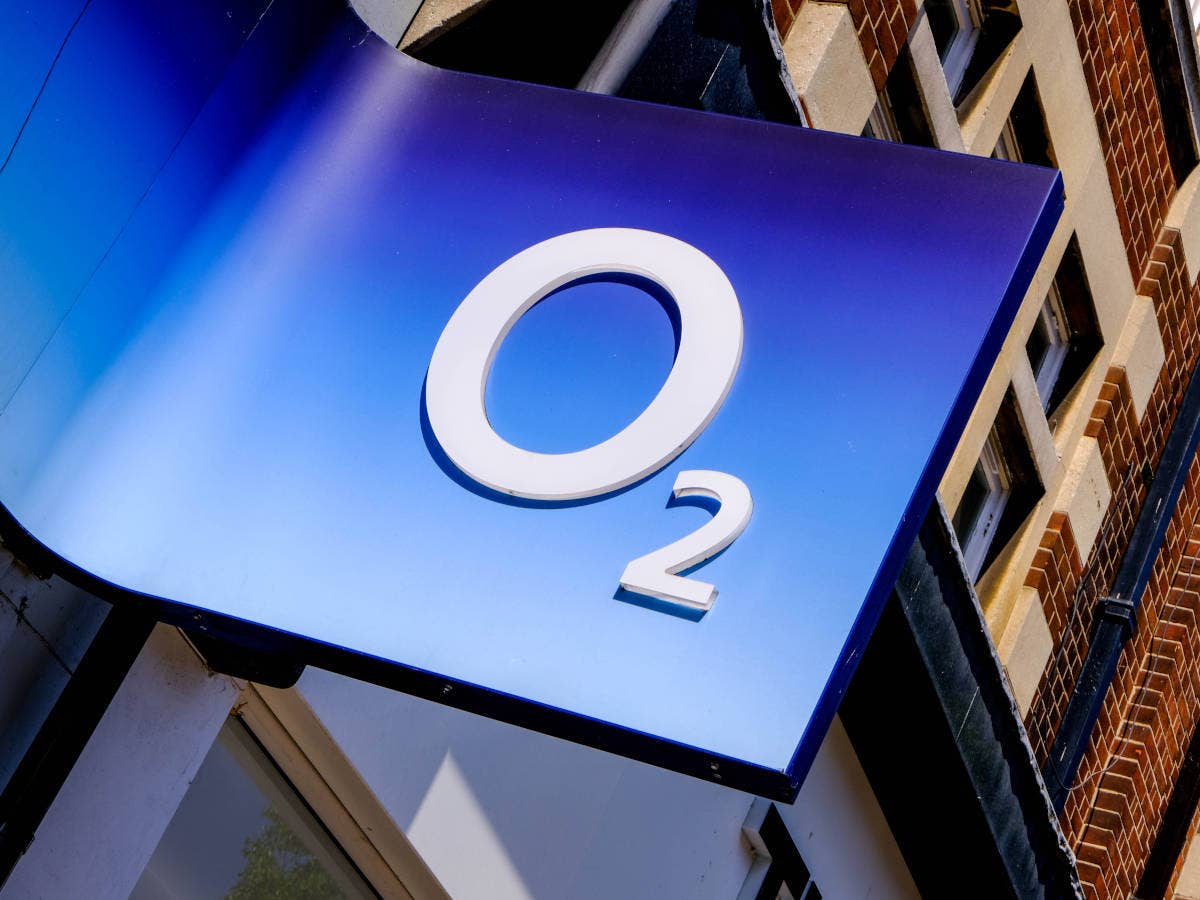 O2 Logo an einem o2 Shop