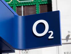 O2-Logo an einem O2-Shop