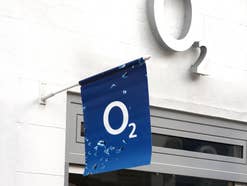 O2-Logo an einem Shop