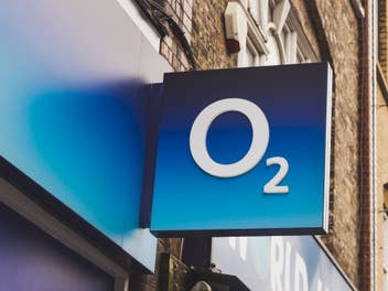 O2 Logo einem O2 Shop.