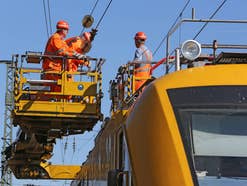 Arbeiten an der Oberleitung bei der Deutschen Bahn