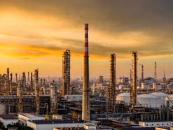 Ölraffinerie Energiewende Sinnbild