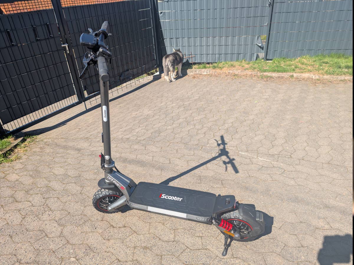 offroad-spass-auf-zwei-raedern-was-der-iscooter-ix7-pro-in-der-praxis-liefert iScooter iX7 Pro