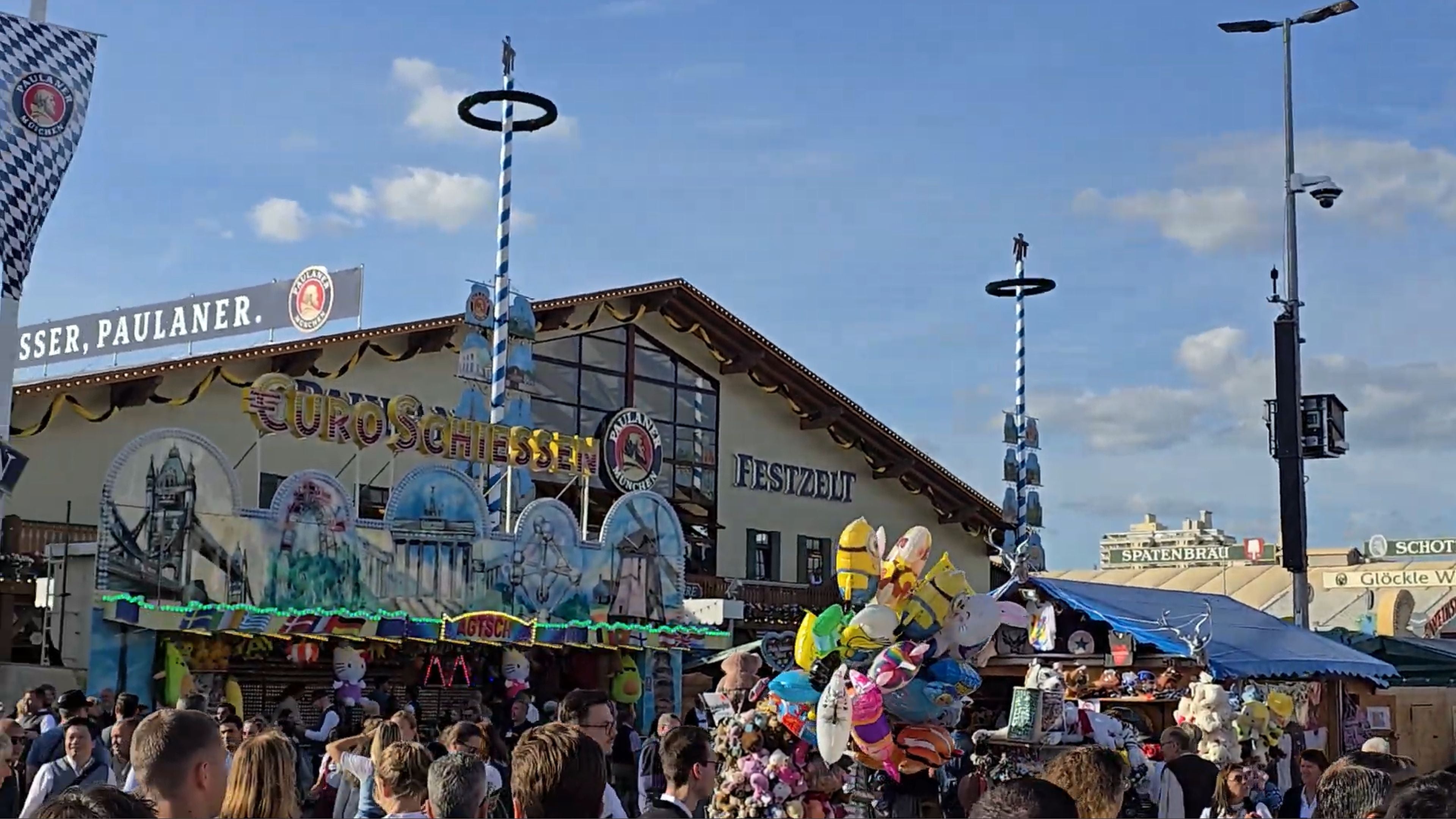 Hinter den Kulissen der Wiesn: Dieses Video zeigt, wie Telekom, Vodafone und O2 für Empfang sorgen