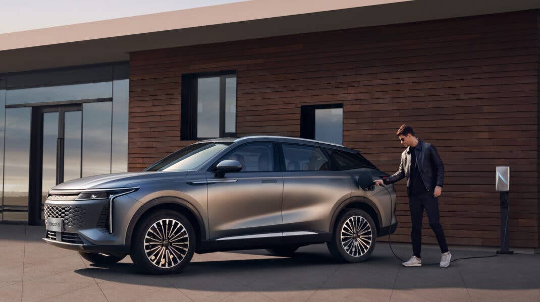 Omoda 9 PHEV - Seitenansicht