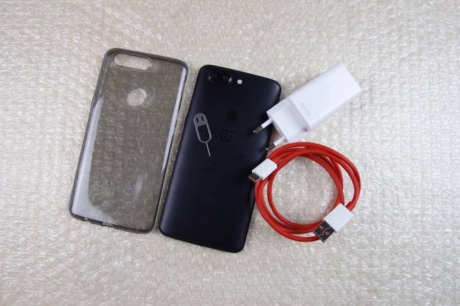 OnePlus 5T ausgepackt