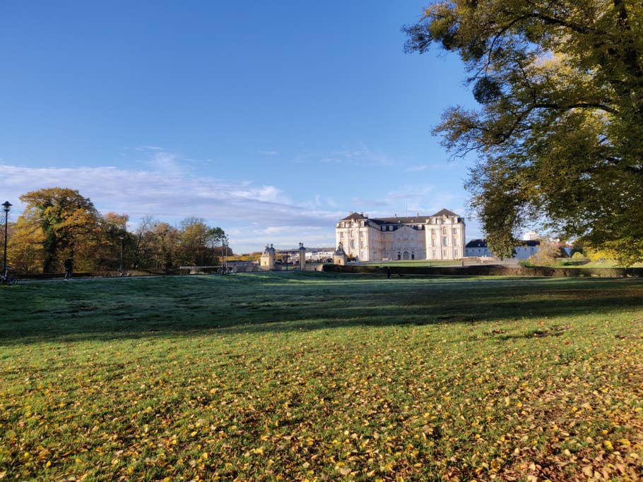 Schloss Augustusburg bei gutem Licht und Weitwinkel