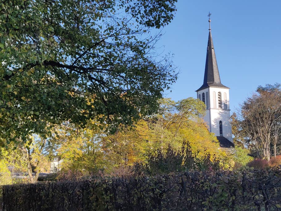 Kirche bei gutem Licht und Tele