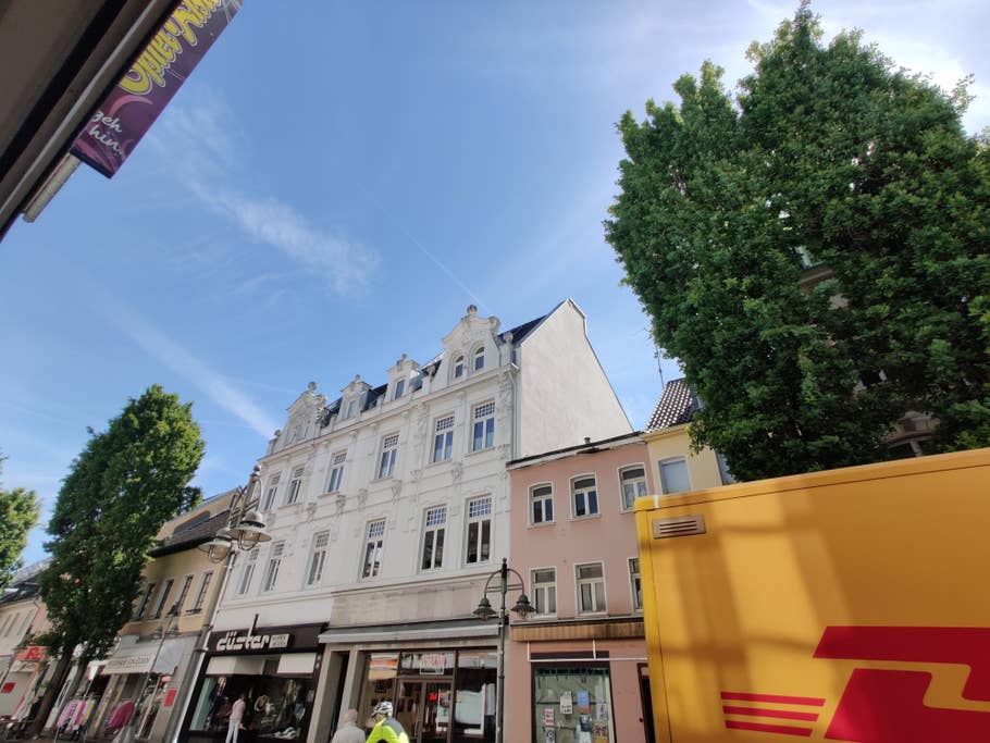 Häuserwand und Straße