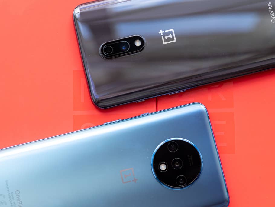 Rückseite des OnePlus 7T im Vergleich zum OnePlus 7