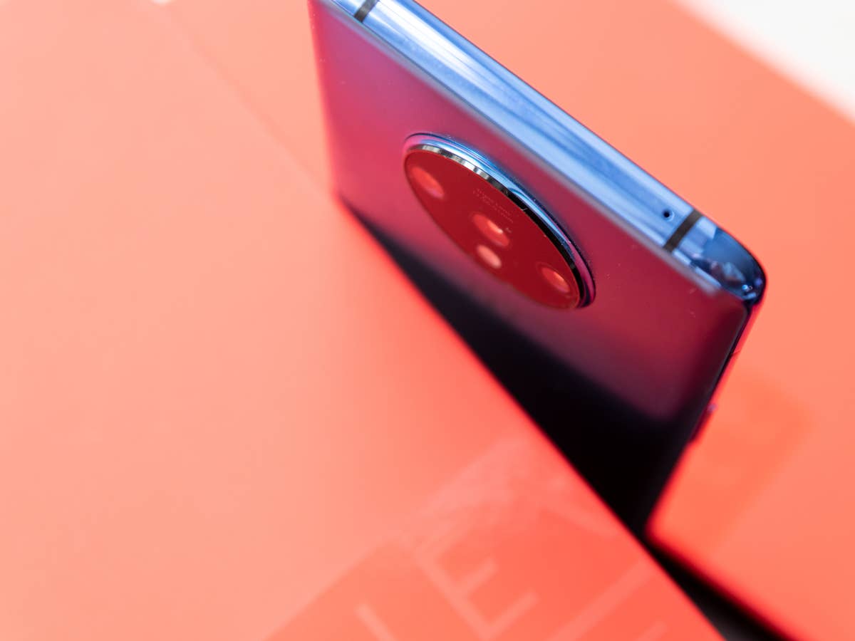 Oberer Rahmen des OnePlus 7T von hinten