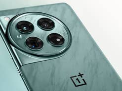 Rückseite eines OnePlus-Smartphones.