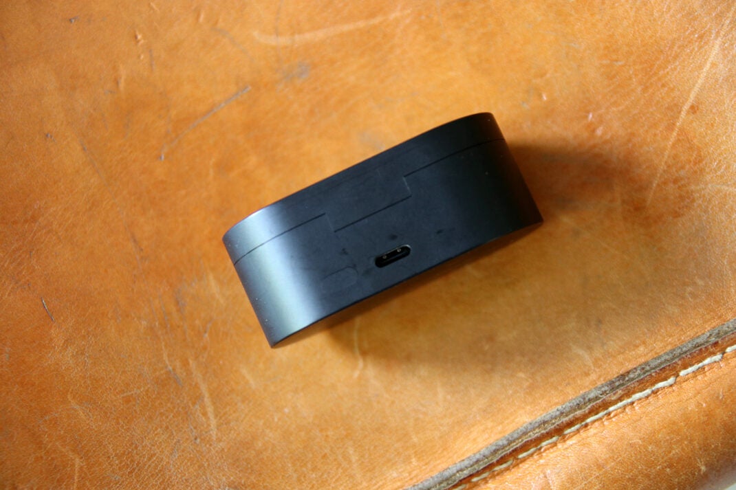 Die USB-C-Ladebuchse der OnePlus Nord Buds