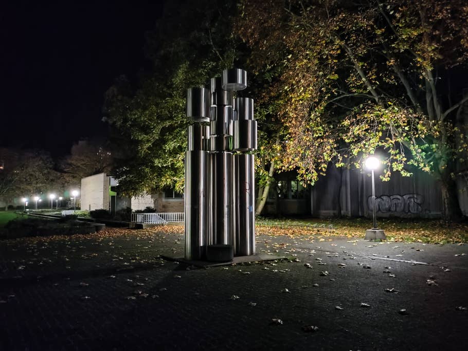 Bei Dunkelheit muss sie sich jedoch geschlagen geben OnePlus Nord N10 5G Testfoto bei Nacht