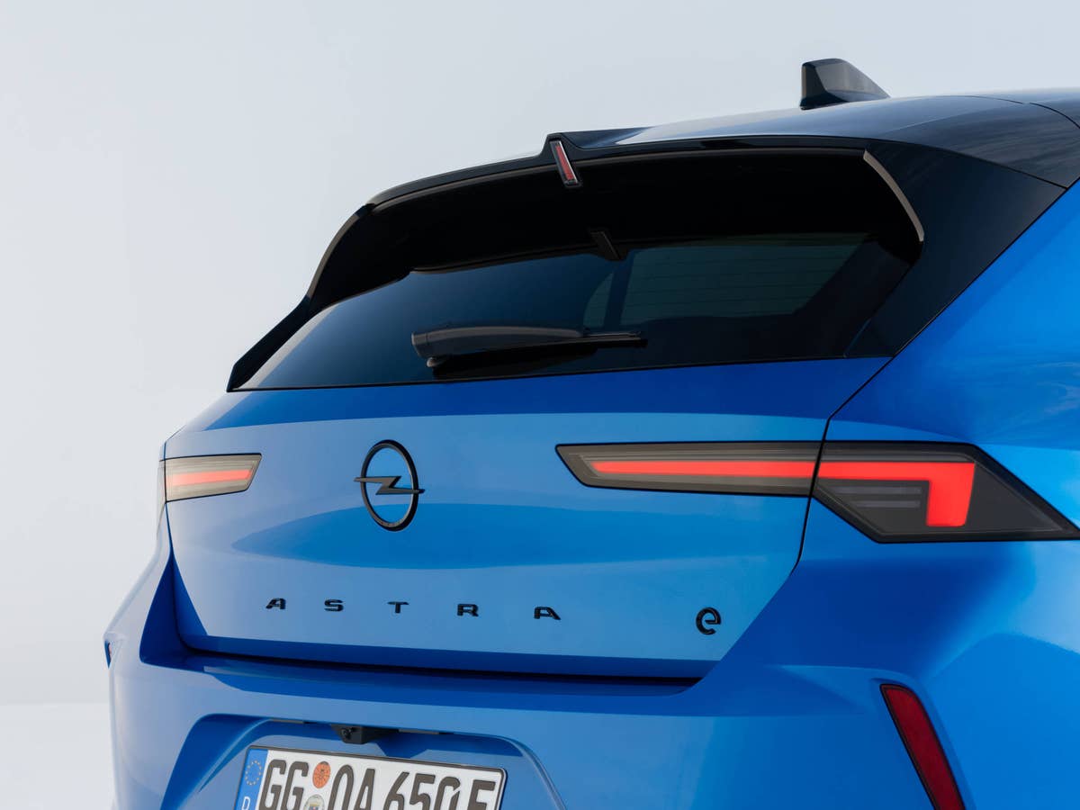 https://www.inside-digital.de/img/opel-astra-electric-heck.jpg?class=1200x900