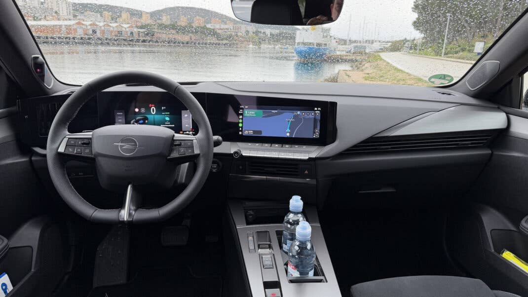 Opel Astra Sports Tourer Electric (2026) Cockpit