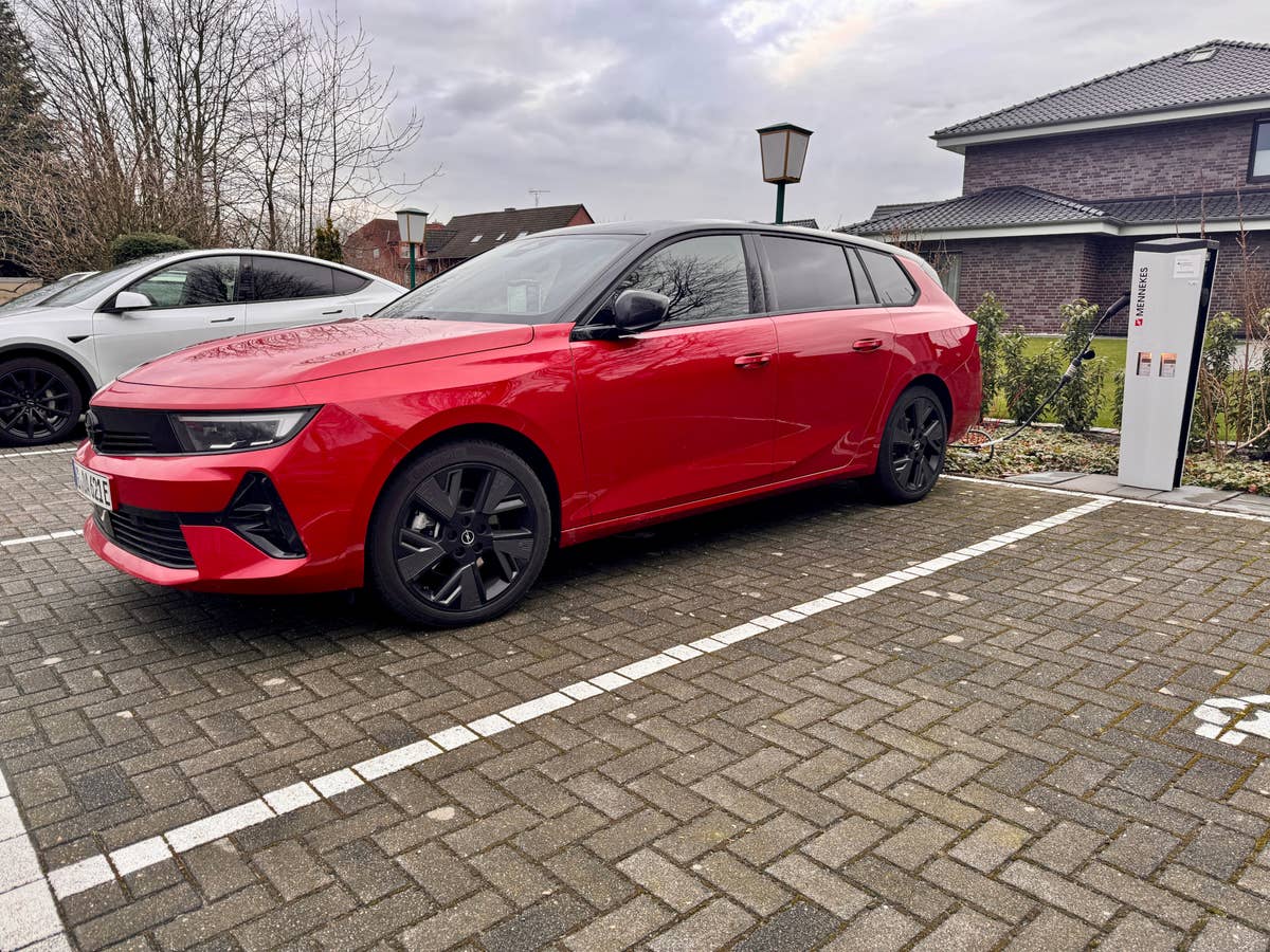 Opel Astra Electric im Test von inside digital.