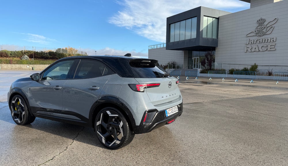 Opel Mokka Electric GSE - Heckansicht