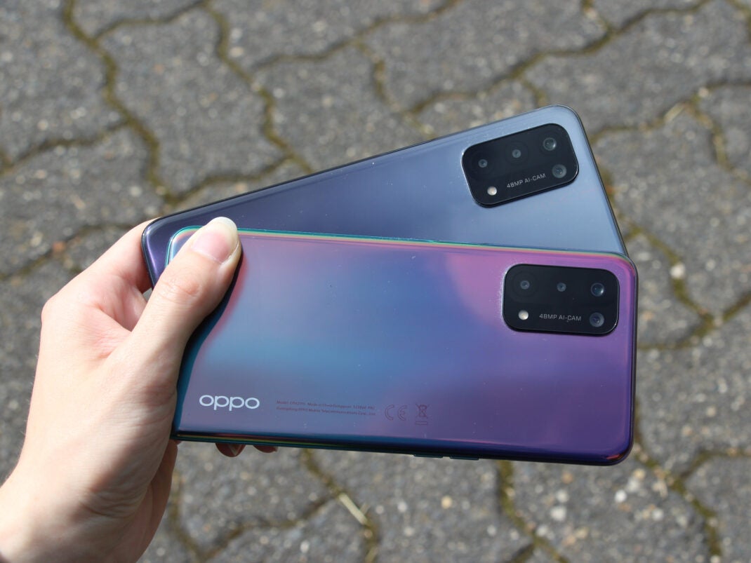 Das Oppo A54 5G in Lila und Schwarz