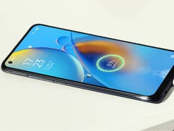 Oppo A74 Oppo A74 auf Tisch liegend