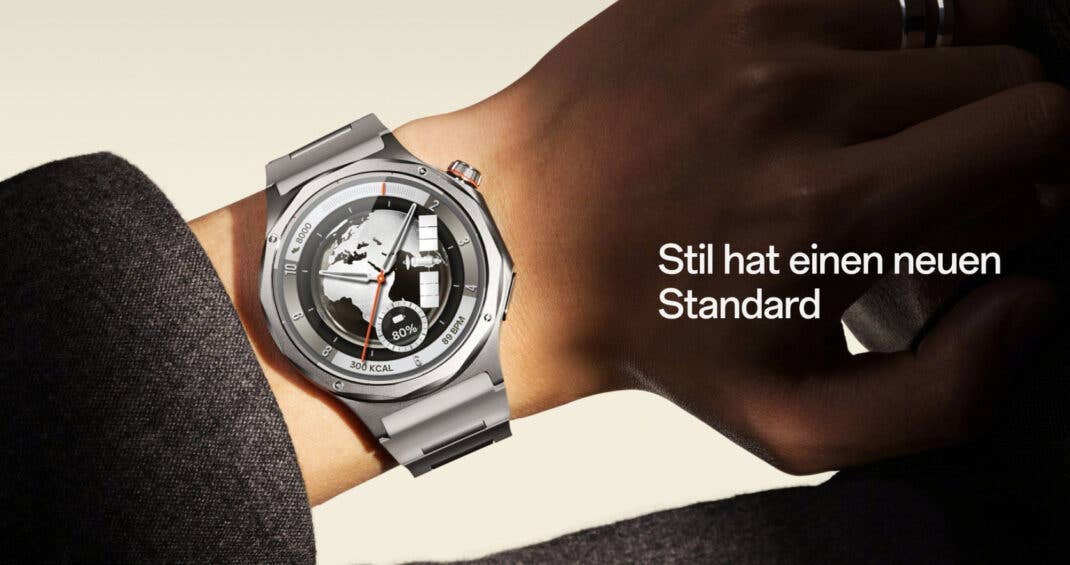 Oppo Watch X3 am Handgelenk.