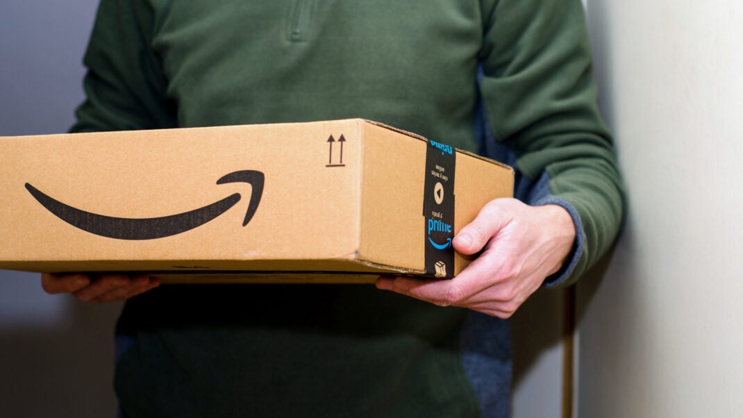 Ohne-Bestellung-Viele-B-rger-bekommen-Pakete-mit-Geschenken