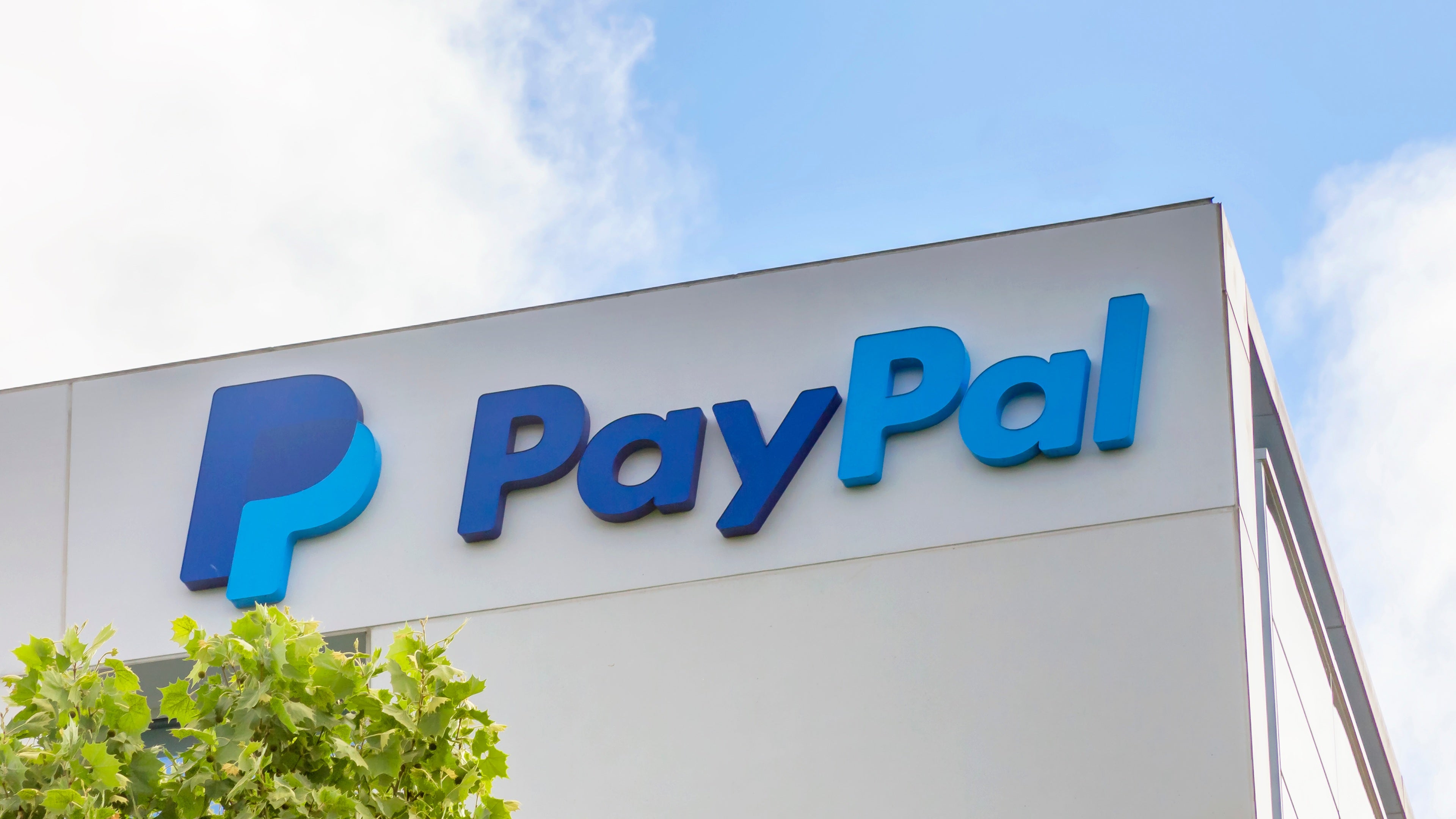 PayPal-Nutzer ratlos: Plötzlich stehen Porno-Abos auf der Rechnung