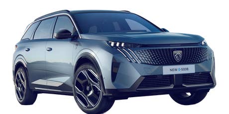 peugeot-e-5008-long-range-seitlich-vorn-grau