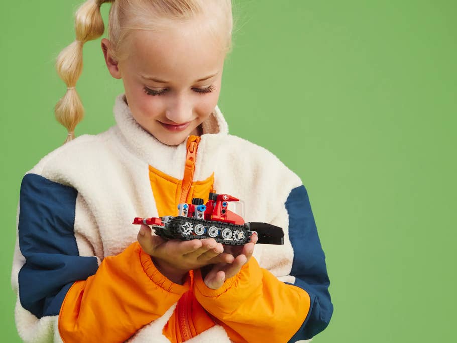 Lego Pistenraupe mit Kind Technic Modelle 2023