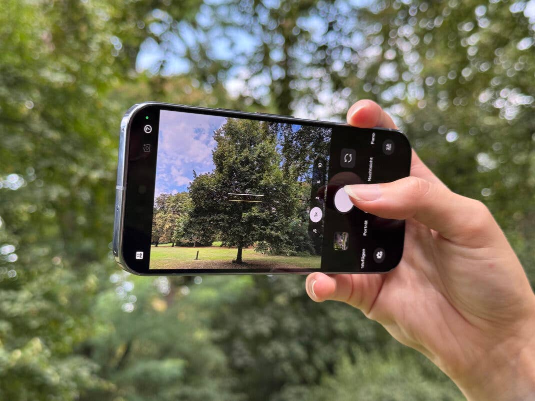 Pixel 10 Pro beim Fotografieren