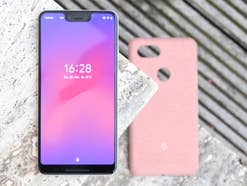 Google Pixel 3 XL mit Hülle Das Google Pixel 3 XL mit einer Google-Hülle