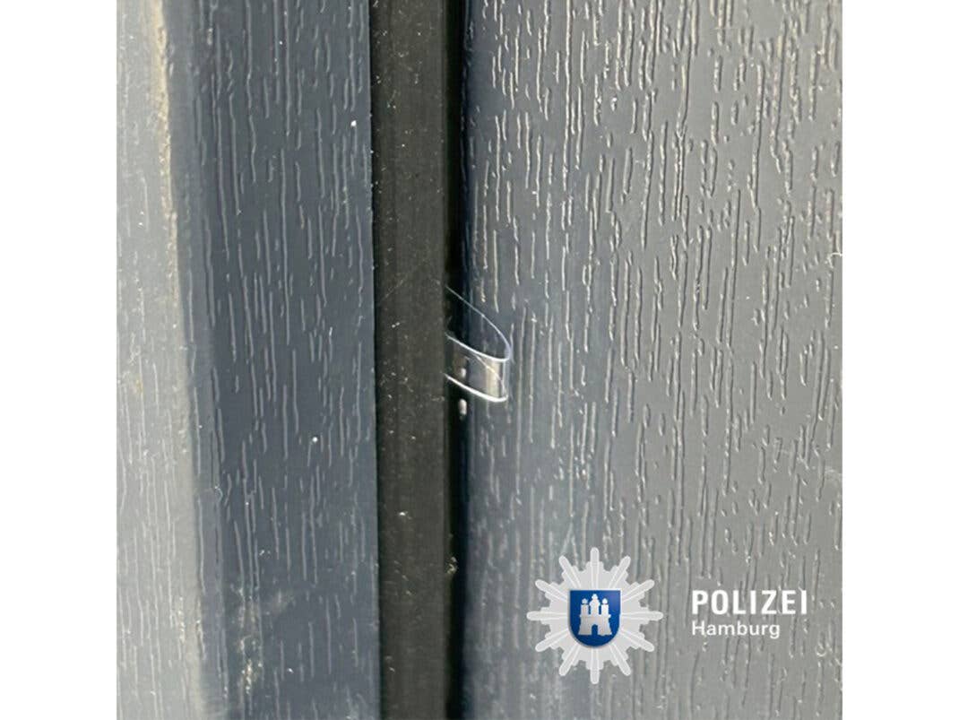 Plastikschnipsel an der Haustür