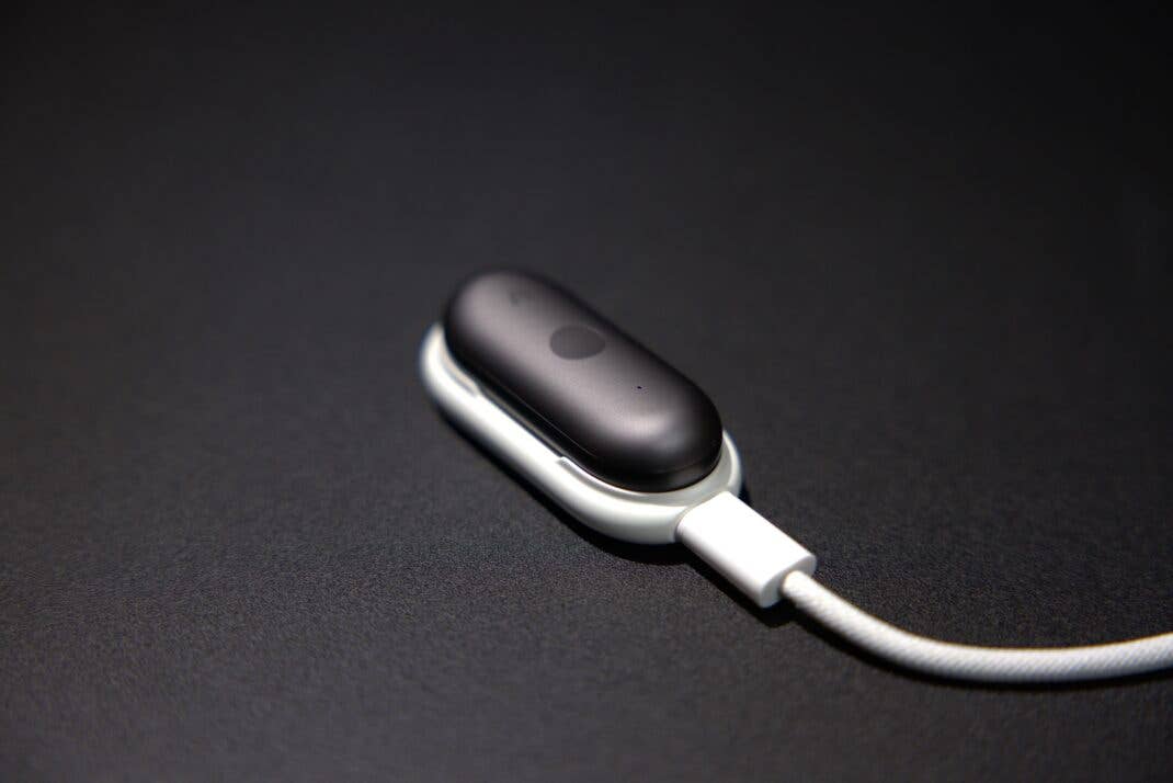 Ladeschale für das KI-Diktiergerät